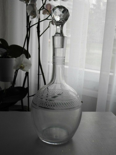 Ancienne carafe vin - a, en