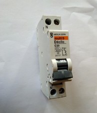 DISJONCTEUR MERLIN GERIN