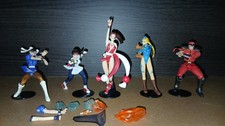 5 figurines gashapon SNK