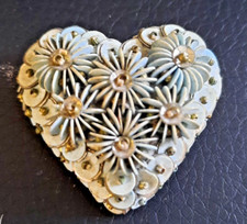 ANCIENNE BROCHE EN FORME DE COEUR  VINTAGE