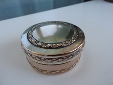 ancienne boite en métal