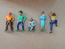Starlux Farwest 5 cowboys (dont 2 série luxe spéciale et 1 Nestlé) lot A