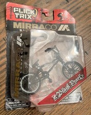 NEW IN BOX Flick Trix Finger