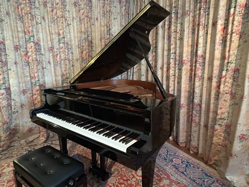 Piano queue yamaha c1 - 1/4,