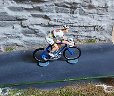 Figurine Cycliste 1/43e UAE