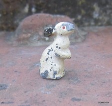 PLOMB CREUX LR - ANIMAUX DE  FERME /  FIGURINE LAPIN ASSIS NO QUIRALU DC BF JF