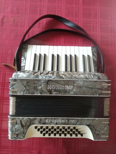 Accordéon hohner student - student, iv