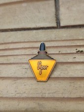 Pin's Pins Pin Enamel 8  Hygiène Parfum Flacon Yves Rocher "8eme Jour" 