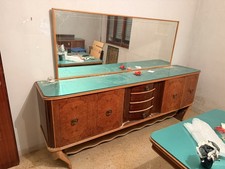 Buffet vintage en bois avec