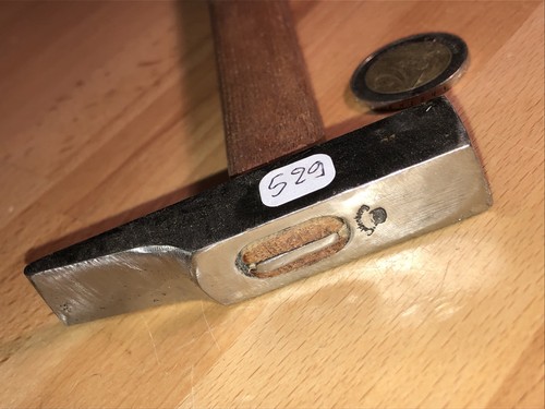 N°529 outillage outils