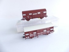 (3) ROCO HO 2 WAGONS COUVERTS
