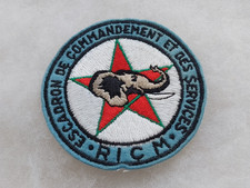 Un insigne tissu militaire  "