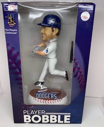 Max muncy dodgers signed - max,