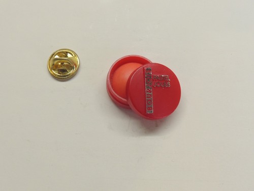 Pin parfum bourjois - pin's,