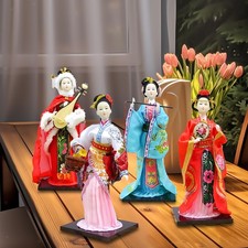 Figurine décorative en soie