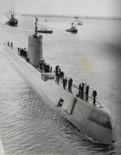 USS Nautilus, sous-marin nucléaire américain,  arrivant à Portland le 12.8.58