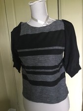 MAGNIFIQUE TUNIQUE HAUT SANDRO T 1 GRIS ET NOIR MANCHES SOIE CROP TOP