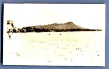 Hawaii, Honolulu, Waikiki Beach, Diamond Hotel  Vintage silver print.  Tirage 