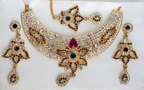 Gros collier indien ethnique