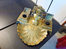 superbe encrier XIXème,bronze doré coquillé ,tete de chérubin,L 22cm