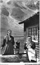 AIYP7-AUVERGNE-0646 - COSTUMES SAVOYARDS - Les serveuses du chalet Savoyard