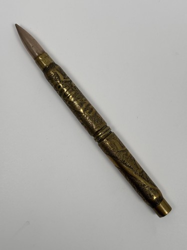 Ancien porte plume poilu - de,