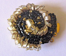 FERMOIR ANCIEN -collier /bracelet 5 rangs, métal doré ,perles de verre et jais