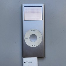 Hs - Apple Ipod Nano 2ème Gen 2go 2GB - A1199 - Batterie Et Écran Hs