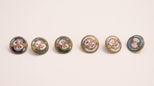 Lot anciens boutons en - anciens,