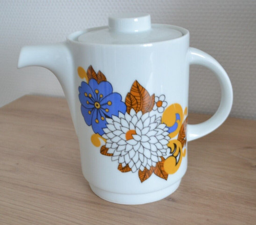 Belle cafetière - , en