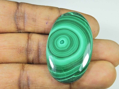 74cts cabochon ovale en - 74cts.,