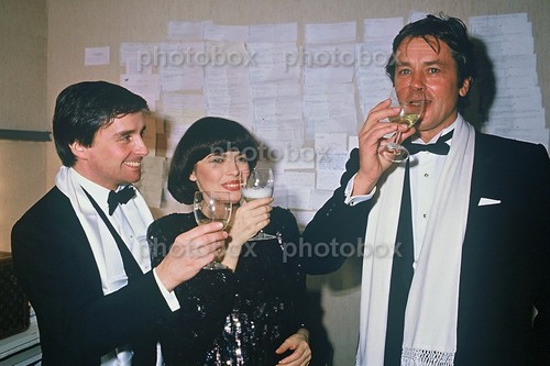Mireille mathieu exclusive - mireille,