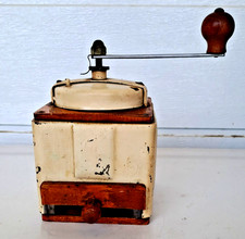 ANCIEN MOULIN A CAFE      PEUGEOT EN TOLE   POUR PIECES OU AUTRES