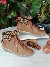 Baskets,Boots  à lacets 