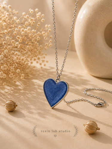 Collier cœur bleu résine - en,