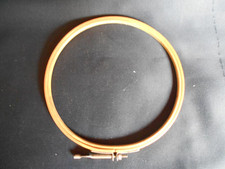 Ancien Cercle à broder en bois