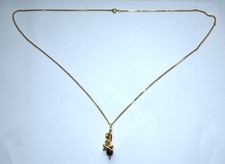 Collier chaine et pendentif