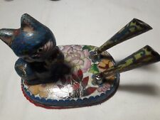 porte stylo sur bureau chat