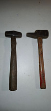 LOT DE 2 OUTILS  MARTEAU   ET
