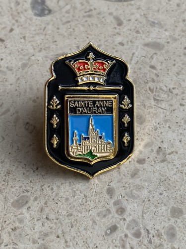 Pin sainte anne auray - pin’s,
