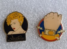 2 Pin's Film Disney - Madonna Breathless - Montre Drick tracy - Lot TV Cinéma 