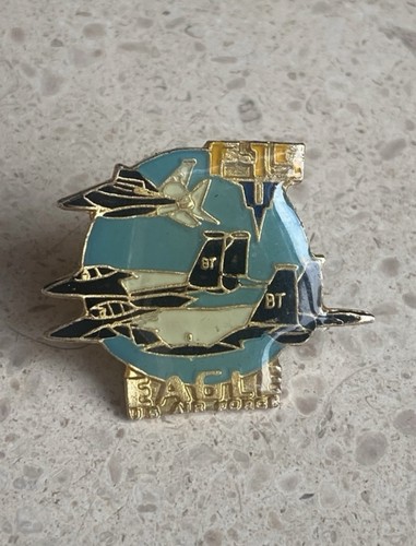 Pin eagle avion - eagle,