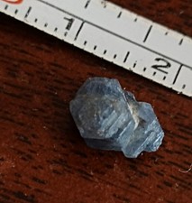 Saphir bleu brut 2,5carats. Madagascar. Corindon bleu non chauffé.Minéraux. réf6