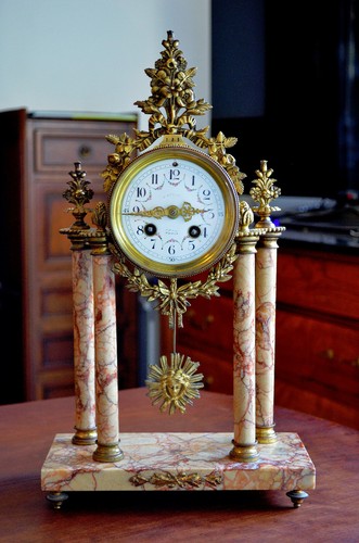 Pendule portique style - , louis