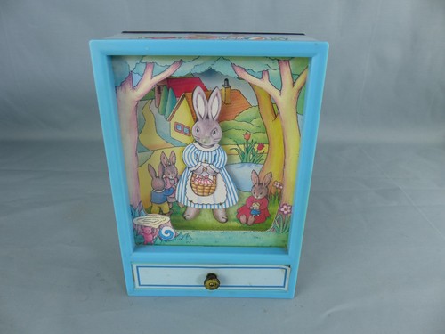 Ancienne boite musique - musique, lapin