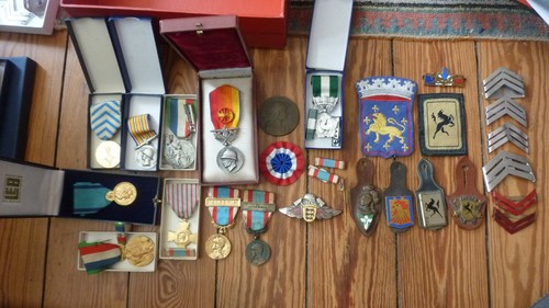 Lot médailles insignes - lot,