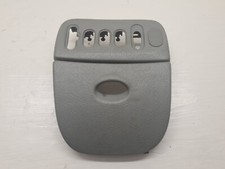 Cache boite à fusible et support bouton lève vitre arrière pour renault scenic 1