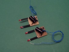 TRAIN.HO.LOT 2 PLATINES FEUX FIN DE CONVOI . POUR WAGONS . 3MM LEDS CYLINDRIQUES