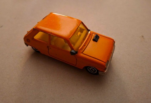 Voiture miniature ancienne - voiture,