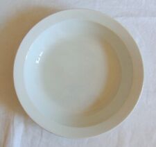 UN PLAT ROND CREUX FAIENCE FINE BLANCHE DE GIEN XIXEME